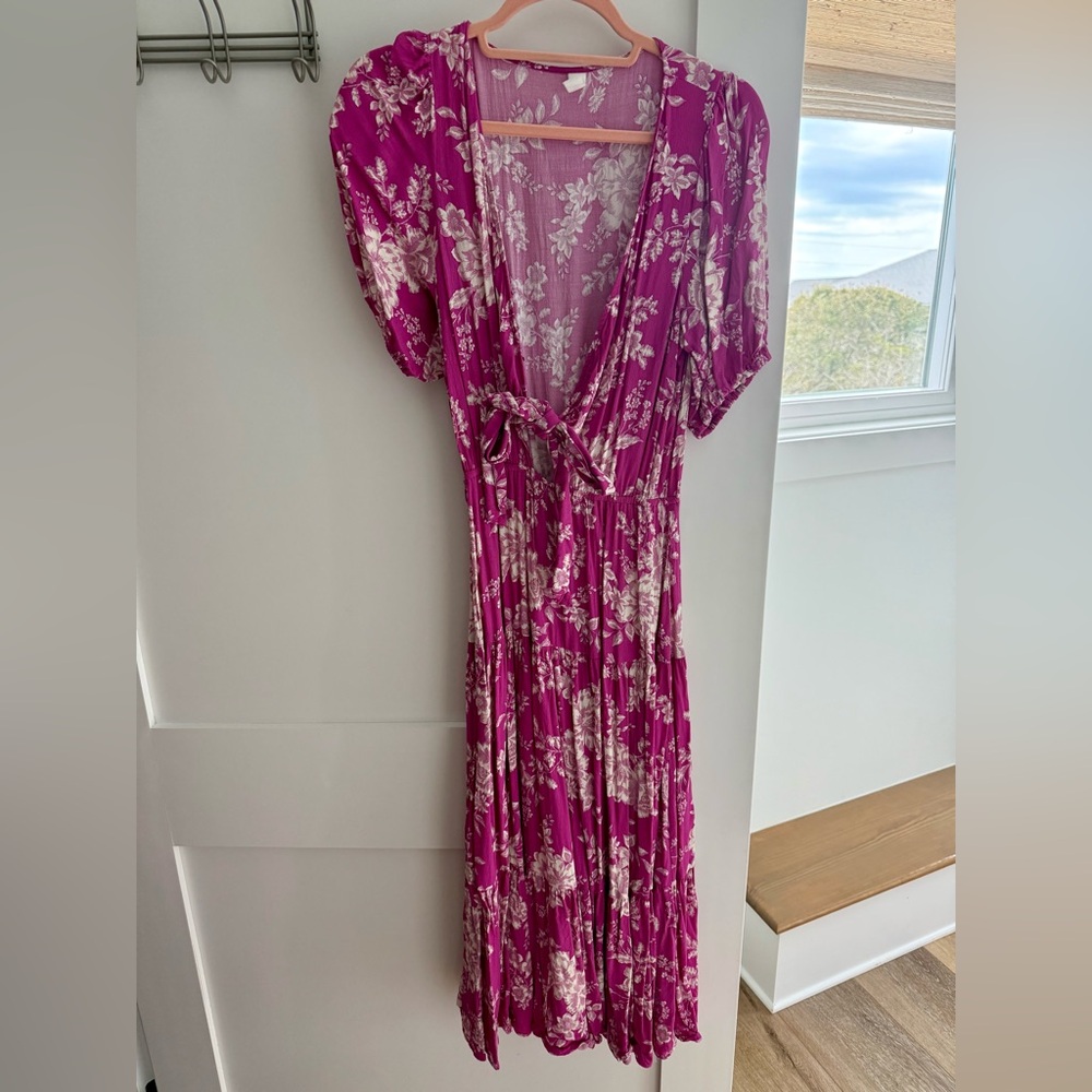 Kivari v neck midi dress